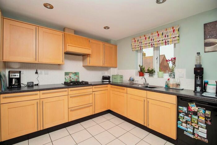 4 Bedroom Detached House For Sale In Thornlow Close, Weymouth, DT4