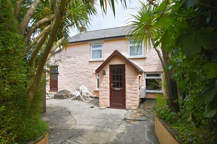 3 Bedroom End Of Terrace House For Sale In Tolgus Hill, Redruth, Cornwall, TR15