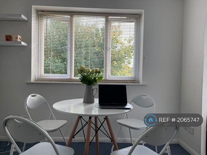 1 Bedroom Flat To Rent In Waddington Close, London, EN1