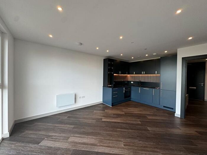 2 Bedroom Flat To Rent In Eden Grove, Staines, TW18