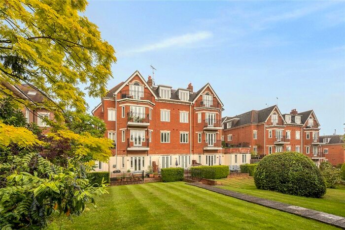 2 Bedroom Flat To Rent In Holly Lodge, Wimbledon Hill Road, London, SW19