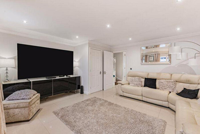 3 Bedroom Town House For Sale In Williams Way, Bexley, DA2