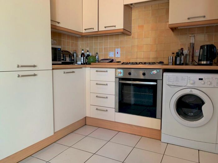 2 Bedroom Apartment To Rent In Long Ford Close, Oxford, OX1