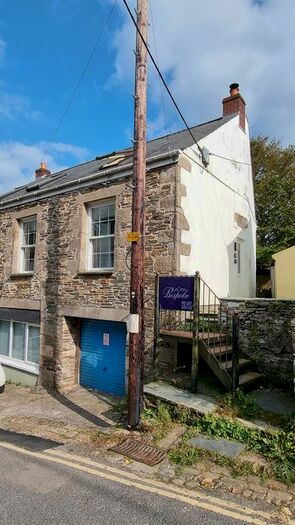 2 Bedroom Flat To Rent In Chapel Street, Camelford, PL32
