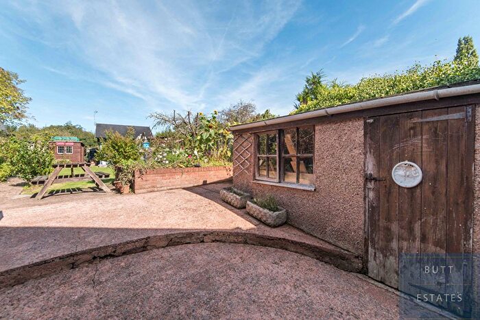 2 Bedroom Cottage For Sale In The College, Ide, Exeter, EX2
