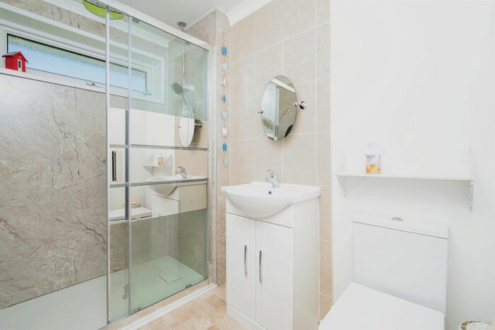 2 Bedroom Detached Bungalow For Sale In Burniston Close, Plympton, Plymouth, PL7