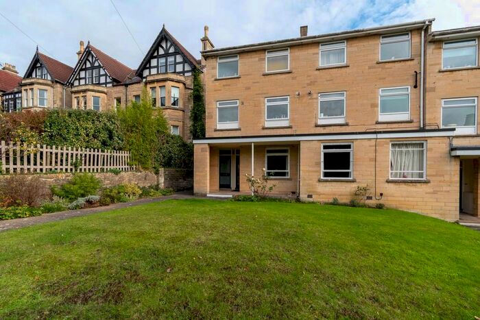 2 Bedroom Flat To Rent In Lansdown Mansions, Bath, BA1