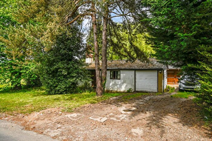 2 Bedroom Bungalow For Sale In Pett Road, Stockbury, Sittingbourne, Kent, ME9