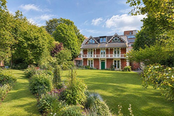 6 Bedroom Detached House For Sale In St. Michaels Hill, Bristol, BS2