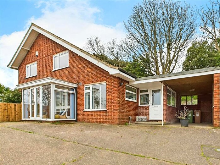 2 Bedroom Detached House To Rent In Beach Road, Cromer, NR27