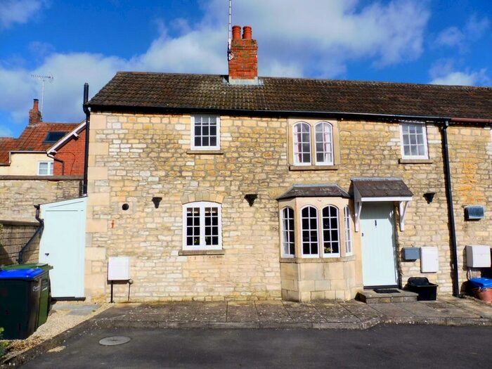 2 Bedroom End Of Terrace House To Rent In North Street, Calne, SN11