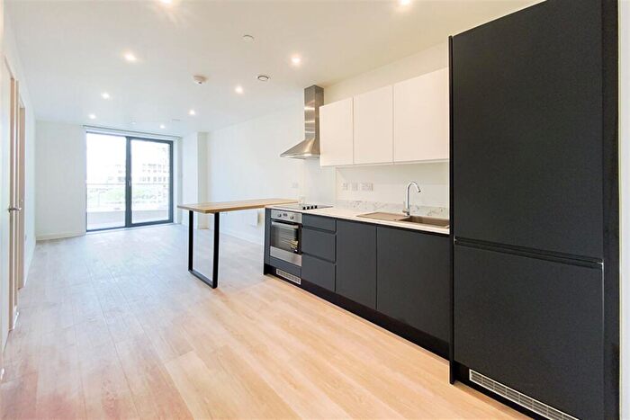 1 Bedroom Apartment To Rent In Laurence Place, Embankment West, M3