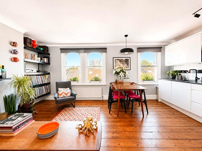 2 Bedroom Flat For Sale In Algernon Road, London, SE13