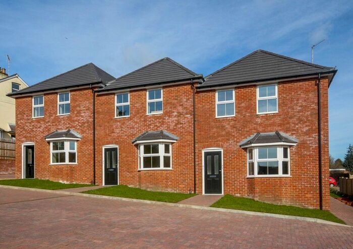 2 Bedroom Flat To Rent In Addison Court, Addison Road, Chesham, HP5