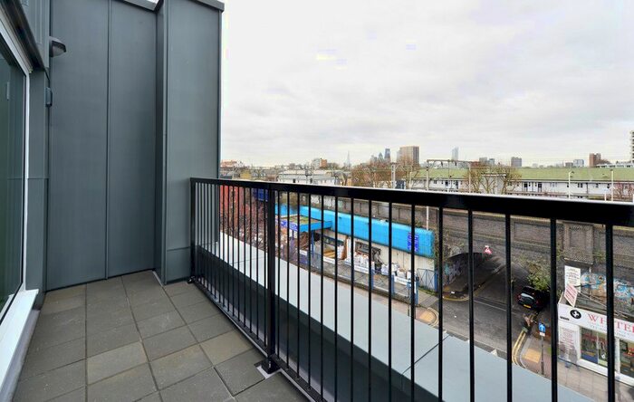 2 Bedroom Flat To Rent In 19 Pearl House, 60 Millennium Place, Bethnal Green, London E2
