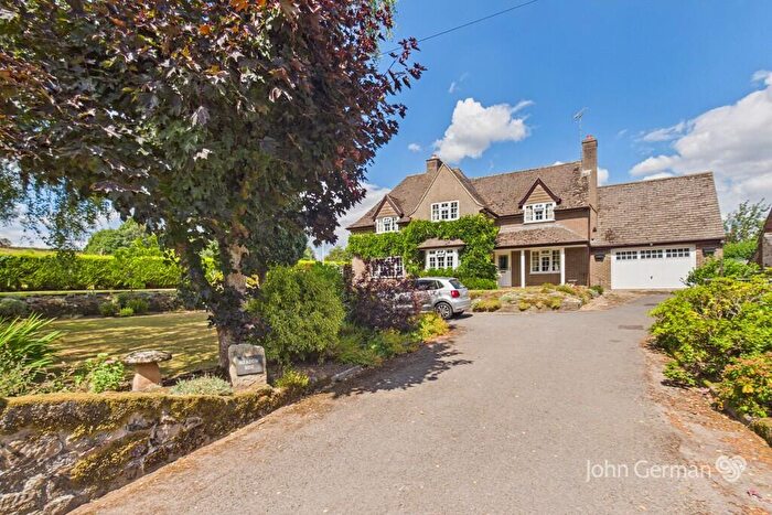 4 Bedroom Detached House For Sale In Dove Street, Ellastone, DE6