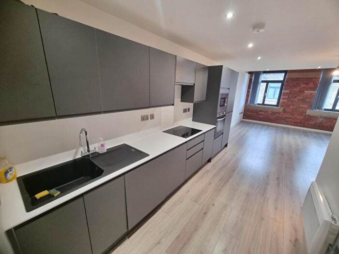 2 Bedroom Flat To Rent In Conditioning House, Cape Street, BD1