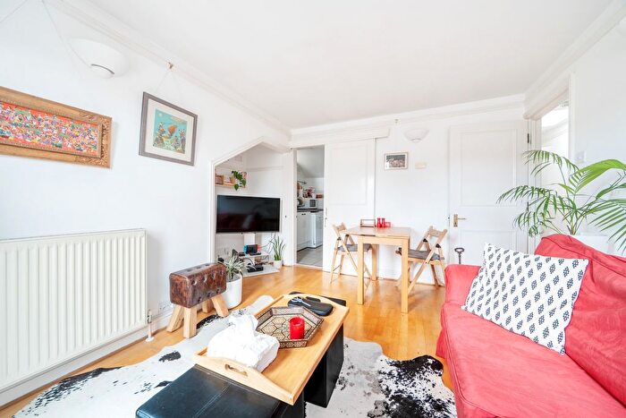 1 Bedroom Flat To Rent In Colville Gardens, London, W11
