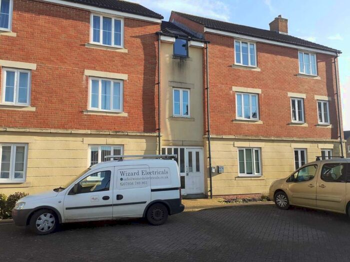 2 Bedroom Flat To Rent In Otter Springs, Gillingham, SP8