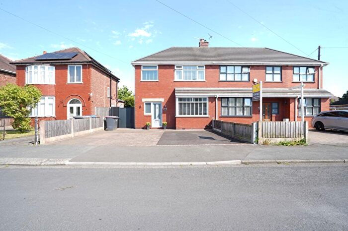 3 Bedroom Semi-Detached House For Sale In Rose Avenue, Irlam, M44
