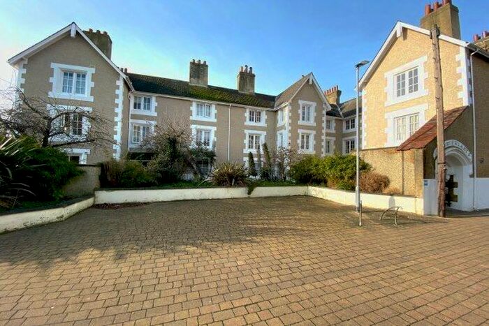 2 Bedroom Flat To Rent In Friary Close, Southsea, PO5