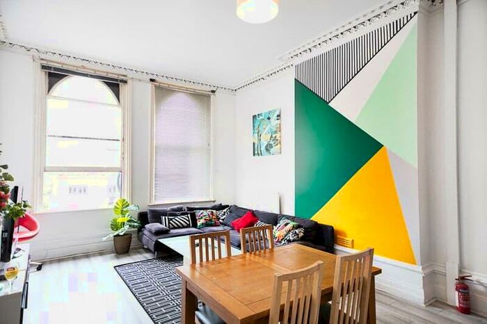 6 Bedroom Flat To Rent In Wilmslow Road, Fallowfield, Manchester, M20