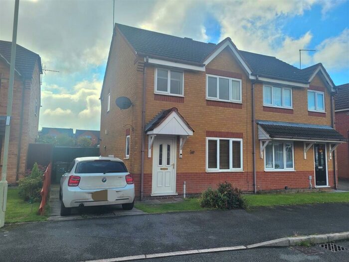 3 Bedroom Semi-Detached House To Rent In Heron Way, Coalville, LE67