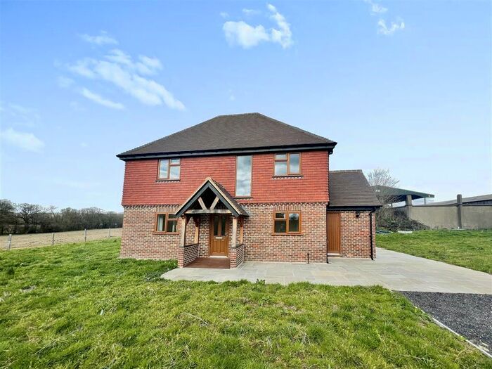 3 Bedroom Detached House To Rent In Lower Street, Hildenborough, Tonbridge, TN11