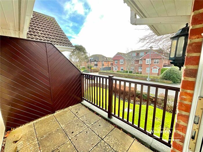 2 Bedroom Apartment For Sale In Wortley Road, Highcliffe, Christchurch, BH23