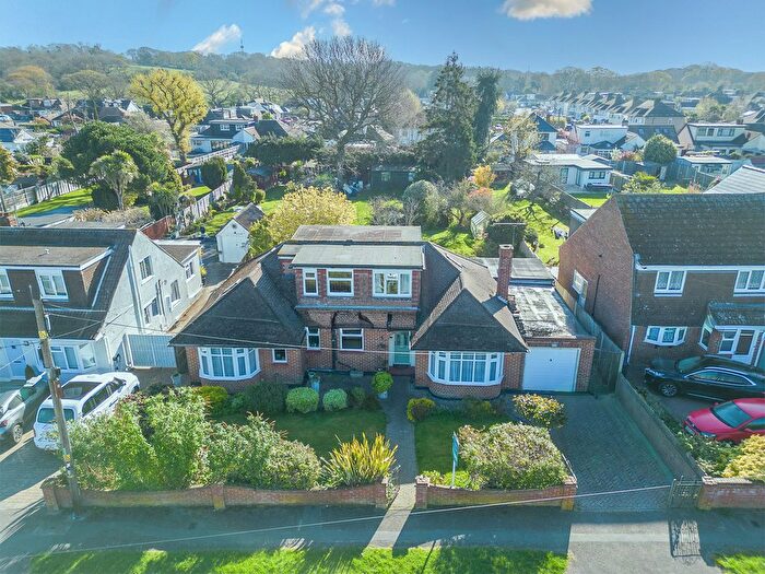 6 Bedroom Detached House For Sale In Broad Way, Hockley, SS5