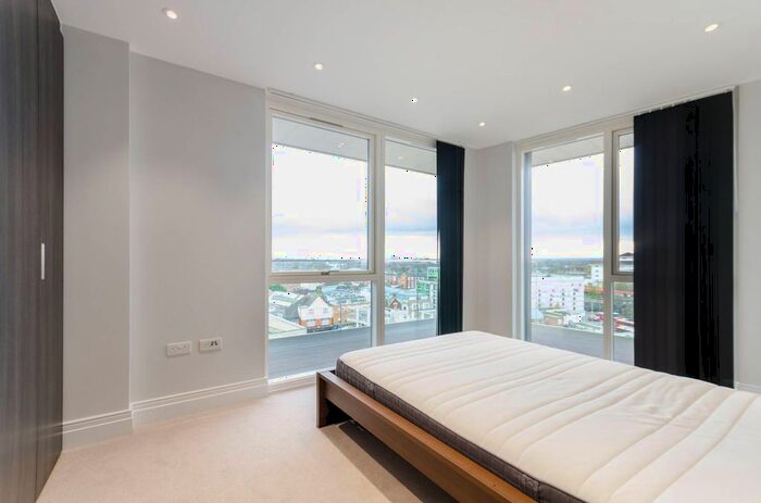 2 Bedroom Flat To Rent In Queenshurst Square, Kingston, Kingston Upon Thames, KT2