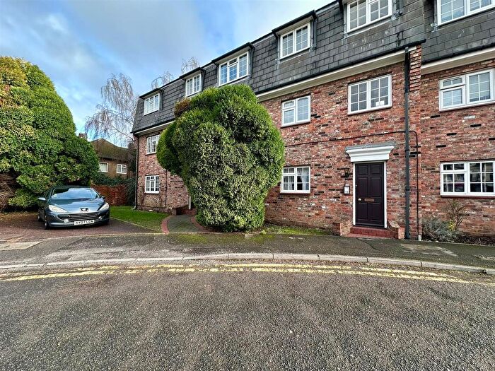 1 Bedroom Flat To Rent In Beechwood Mews, London, N9