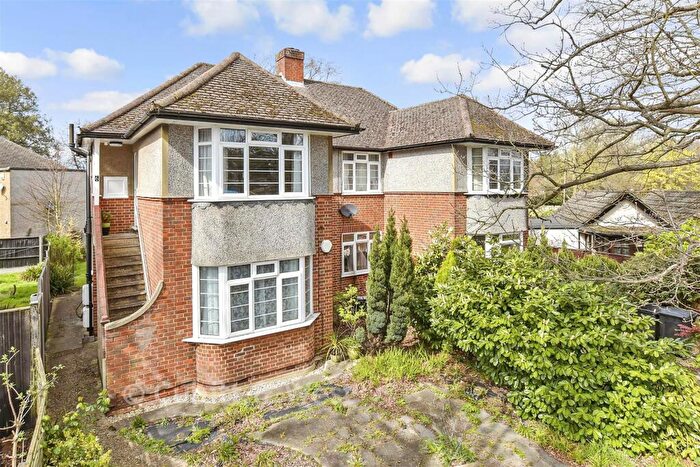 2 Bedroom Apartment For Sale In Bridle Road, Shirley, Croydon, Surrey, CR0