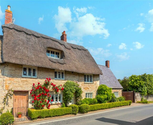 4 Bedroom Link Detached House For Sale In Armscote, Stratford-upon-Avon, Warwickshire, CV37