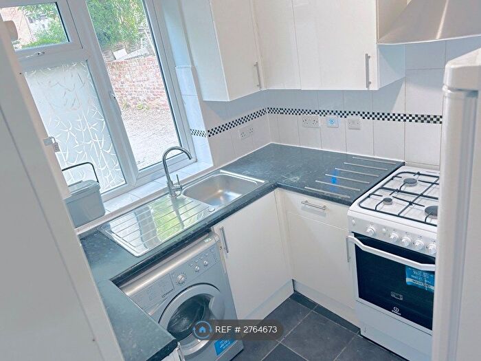 Studio To Rent In Waylen Street, Reading, RG1