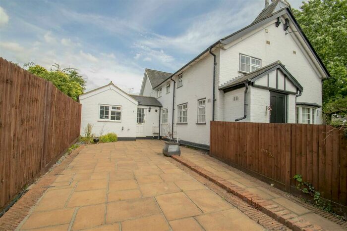 2 Bedroom End Of Terrace House To Rent In School House Mews, High Street, Silsoe, MK45