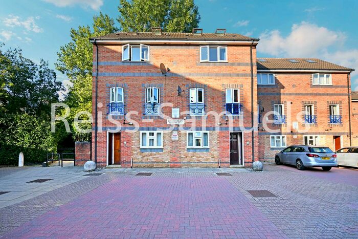 6 Bedroom Semi-Detached House To Rent In Ambassador Square, Isle Of Dogs, Canary Wharf, London, E14