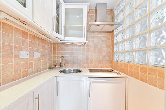 Studio To Rent In Orsett Terrace, Bayswater, London, W2