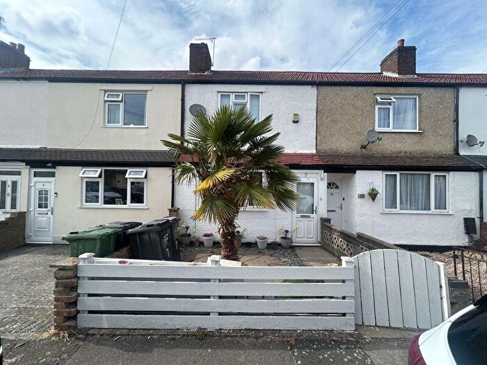 2 Bedroom Terraced House For Sale In Finchley Close, Dartford, DA1