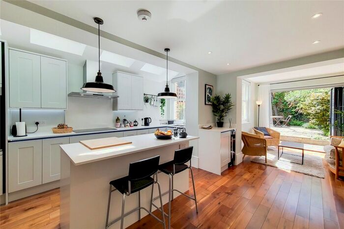 5 Bedroom Property To Rent In Fentiman Road, London, SW8
