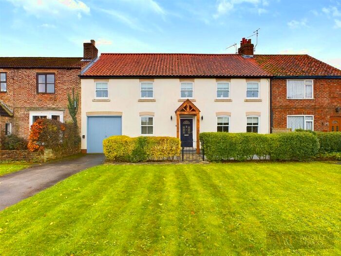 5 Bedroom Terraced House For Sale In York Road, Little Driffield, Driffield, YO25