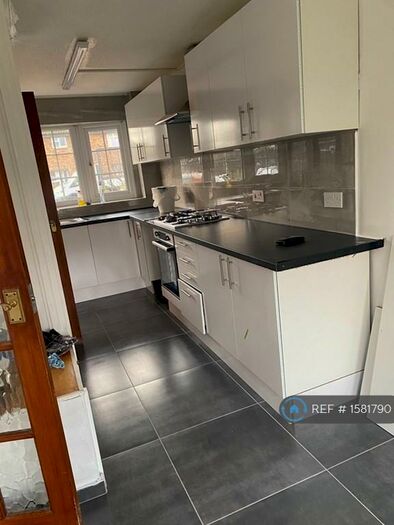 3 Bedroom Terraced House To Rent In Hertfordshire, Hertfordshire, EN7