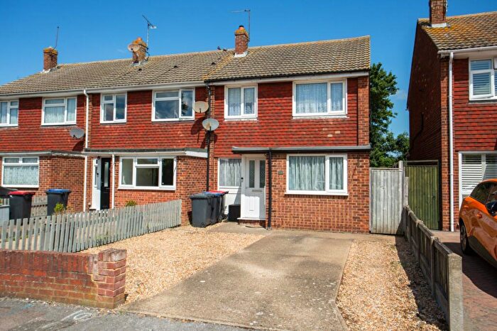 3 Bedroom End Of Terrace House For Sale In Darrell Close, Herne Bay, Kent, CT6