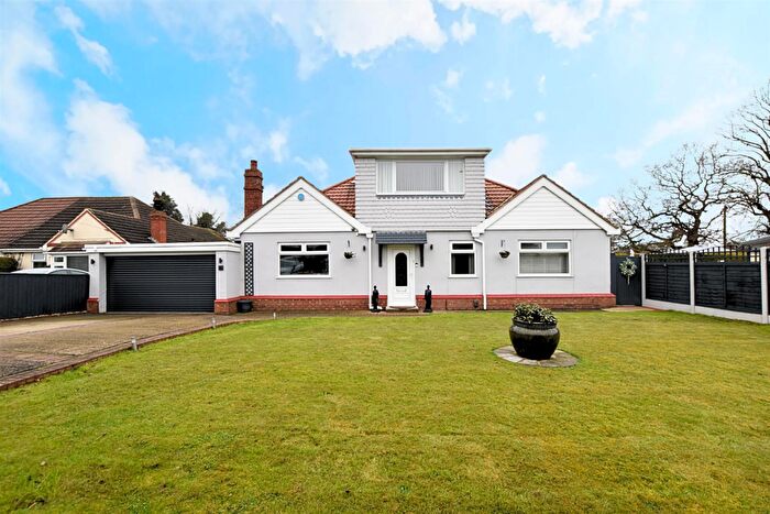 3 Bedroom Chalet For Sale In Tetney Road, Humberston, Grimsby, DN36