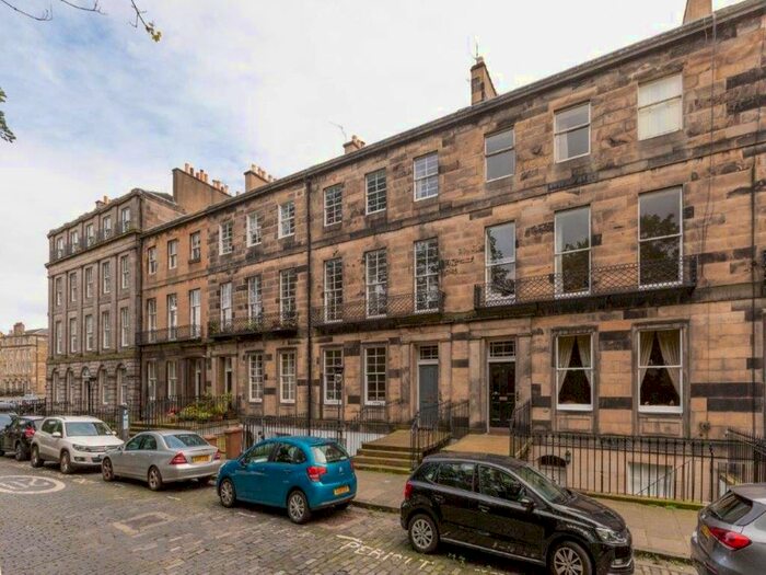 2 Bedroom Flat To Rent In Fettes Row, New Town, Edinburgh, EH3