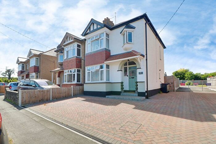 3 Bedroom Semi-Detached House To Rent In Daws Heath Road, Essex, SS6