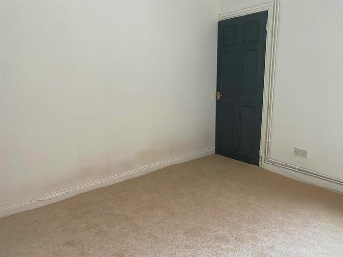 3 Bedroom Property To Rent In West Bromwich Road, Walsall, WS1