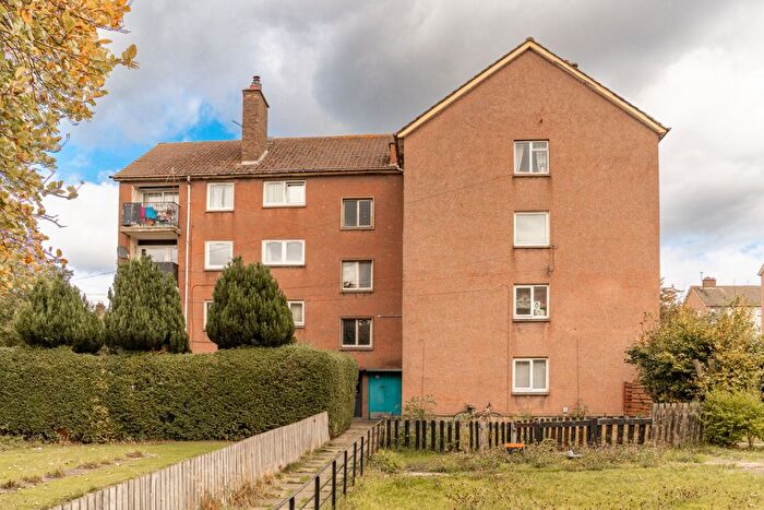 2 Bedroom Flat For Sale In / Alan Breck Gardens, Edinburgh, EH4