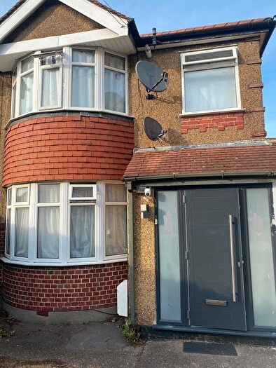 1 Bedroom Flat To Rent In Bushey Mill Lane, Watford, Hertfordshire, WD24