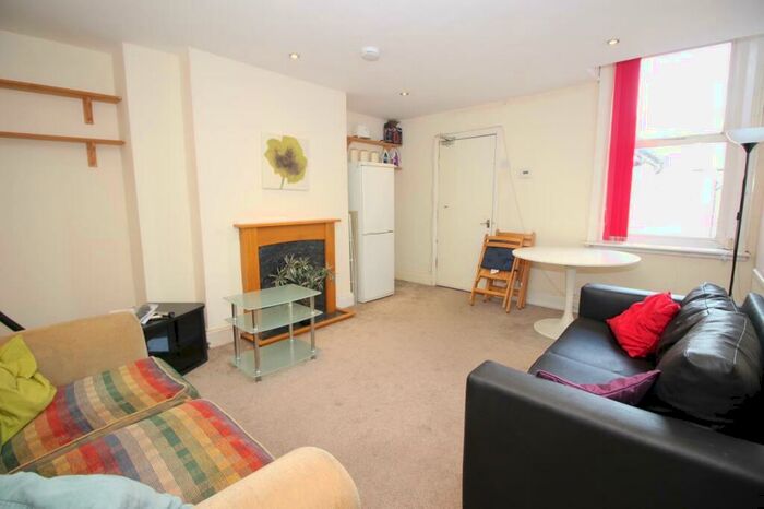 6 Bedroom Maisonette To Rent In Hazelwood Avenue, Jesmond, Newcastle Upon Tyne, NE2